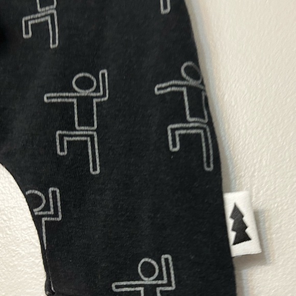 North Kinder (Canadian Brand) Black bamboo joggers. Size 0-6m - Picture 4 of 5